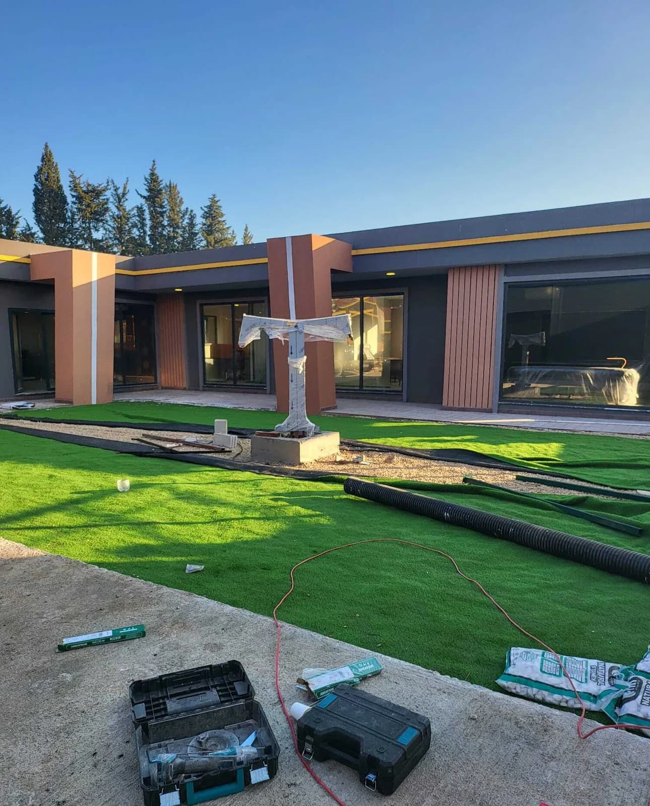 Tek katlı villa, dış cephe ve peyzaj uygulaması